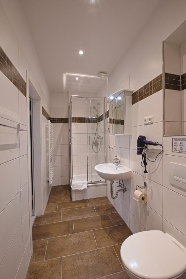 Apartment Style *